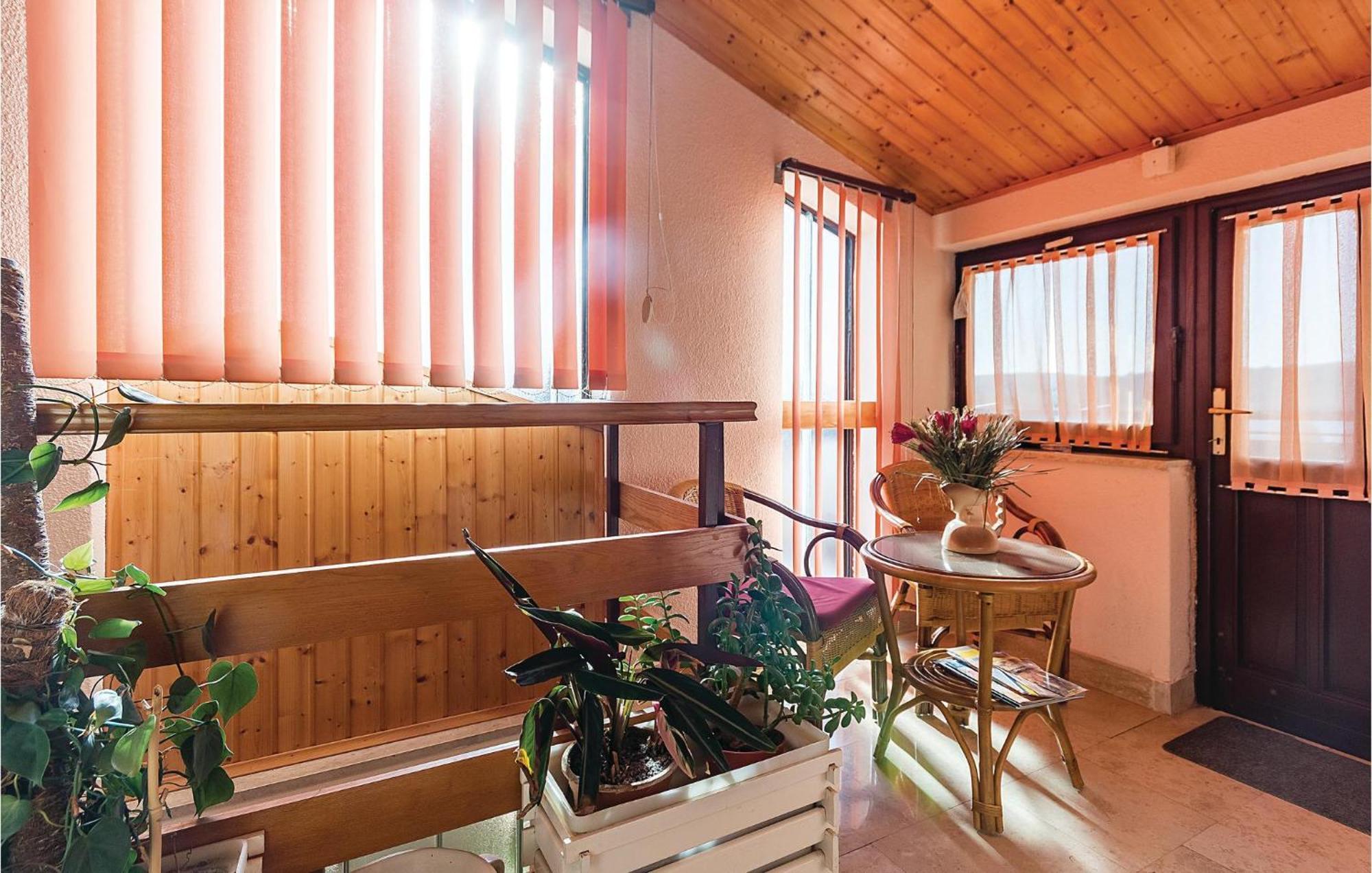 Beautiful Apartment In Pula With Kitchen Εξωτερικό φωτογραφία