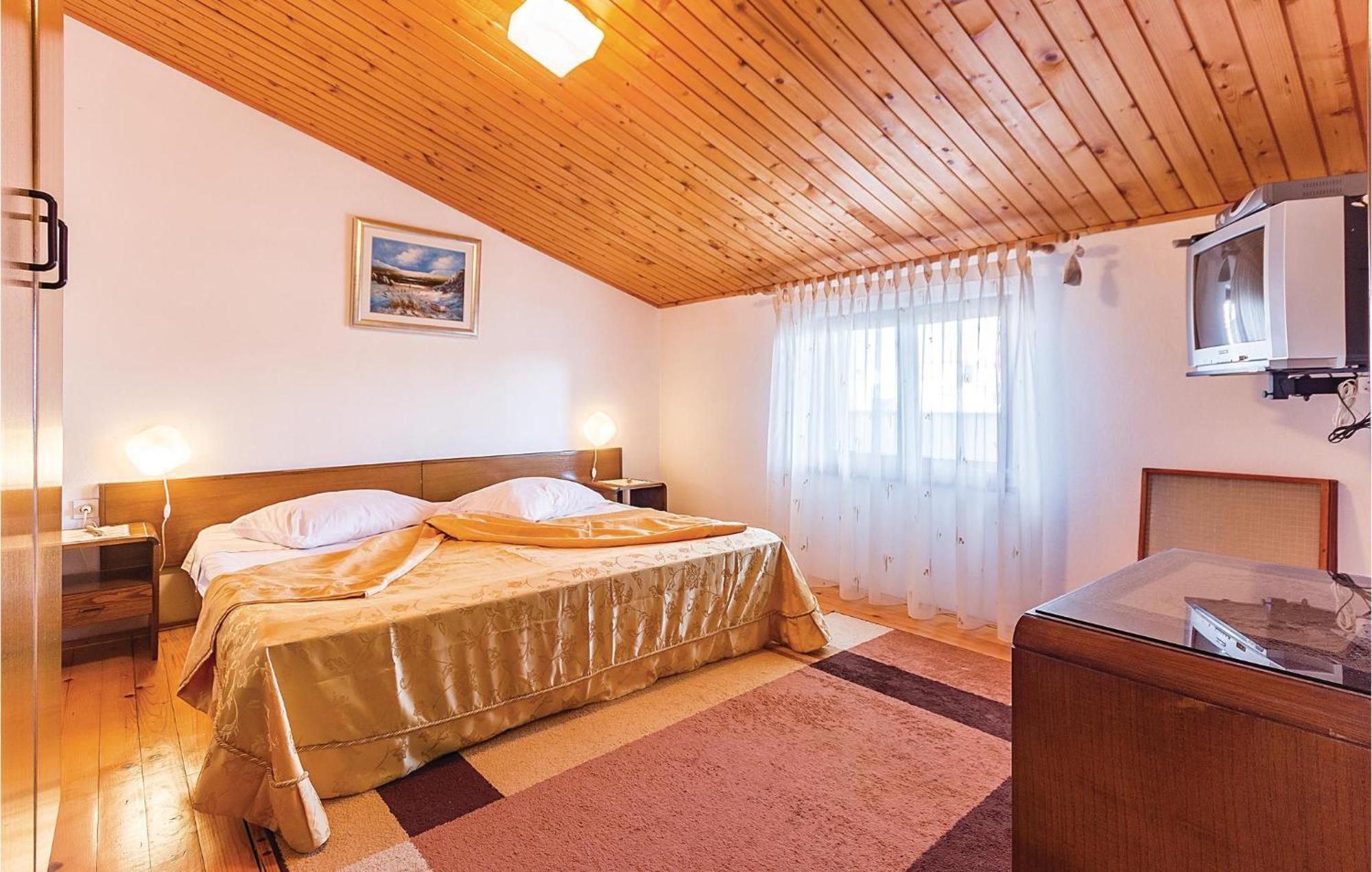 Beautiful Apartment In Pula With Kitchen Εξωτερικό φωτογραφία