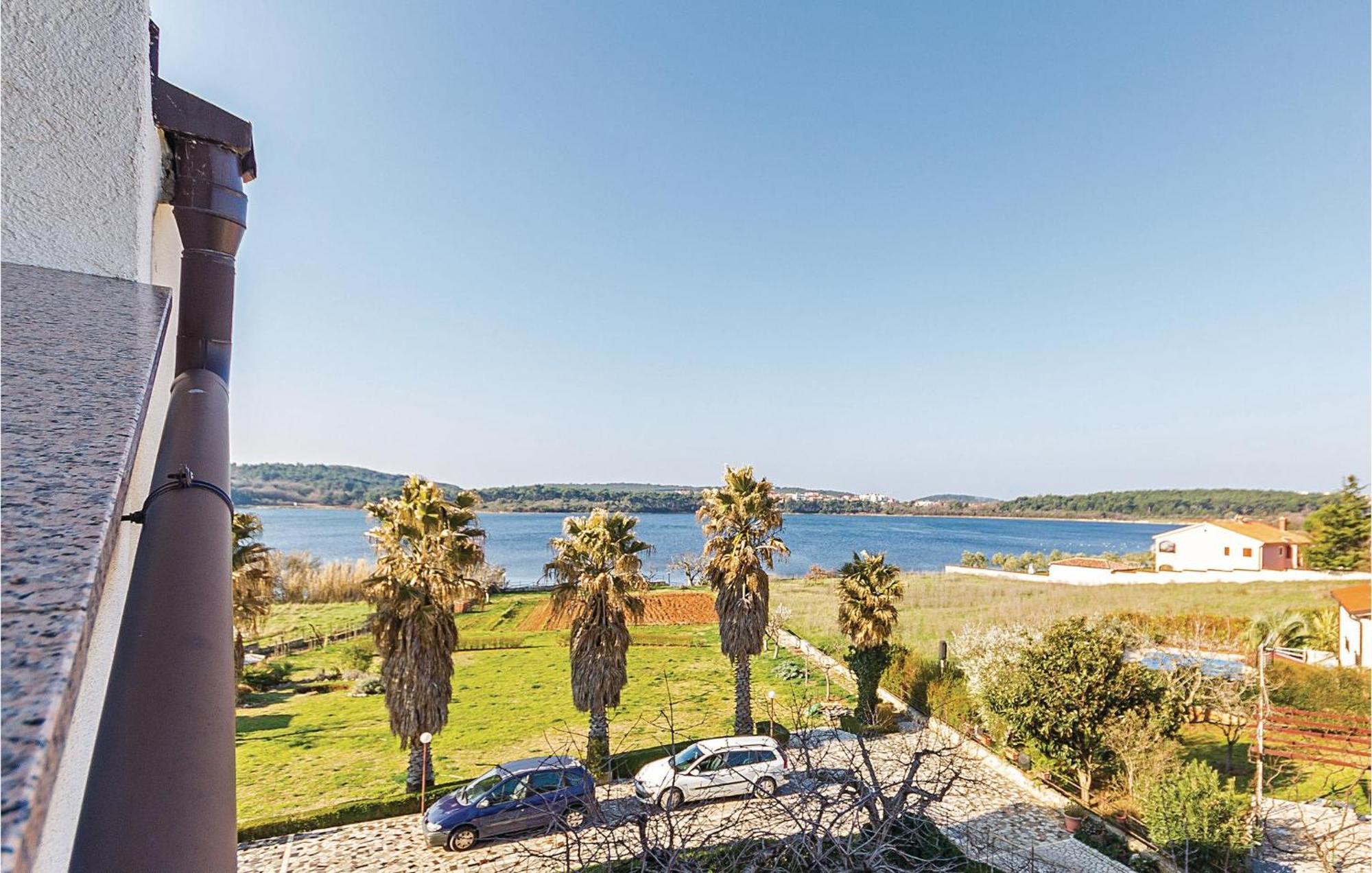 Beautiful Apartment In Pula With Kitchen Εξωτερικό φωτογραφία