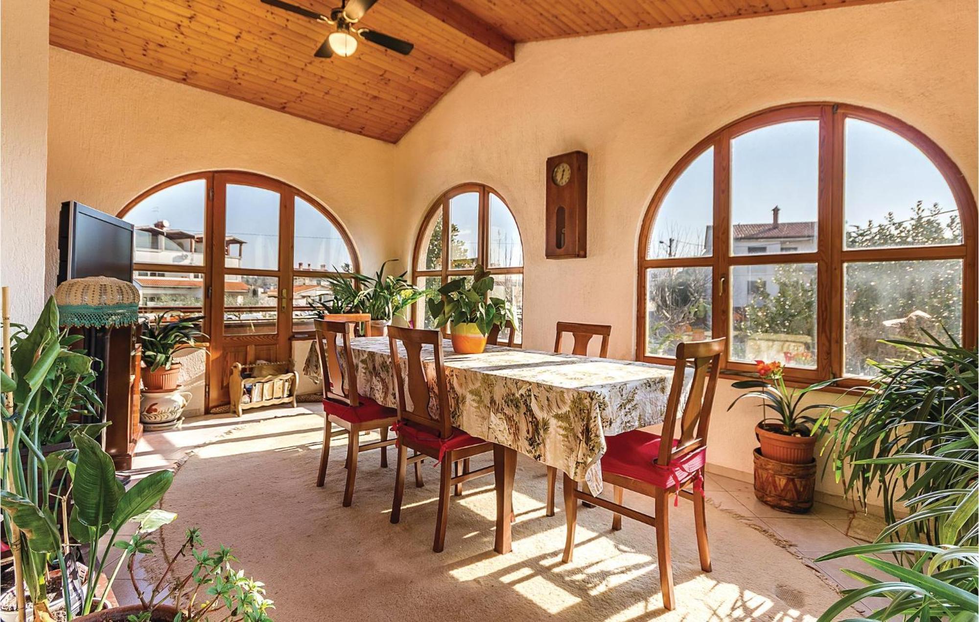 Beautiful Apartment In Pula With Kitchen Εξωτερικό φωτογραφία