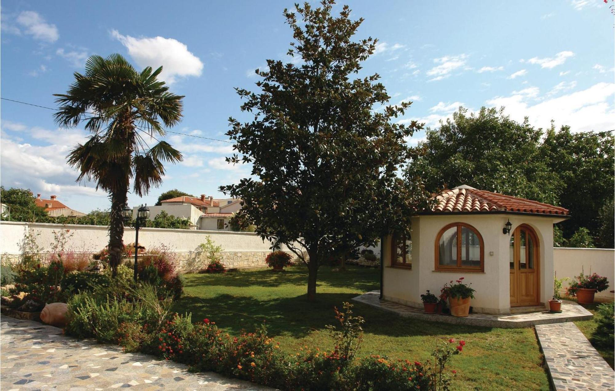 Beautiful Apartment In Pula With Kitchen Εξωτερικό φωτογραφία