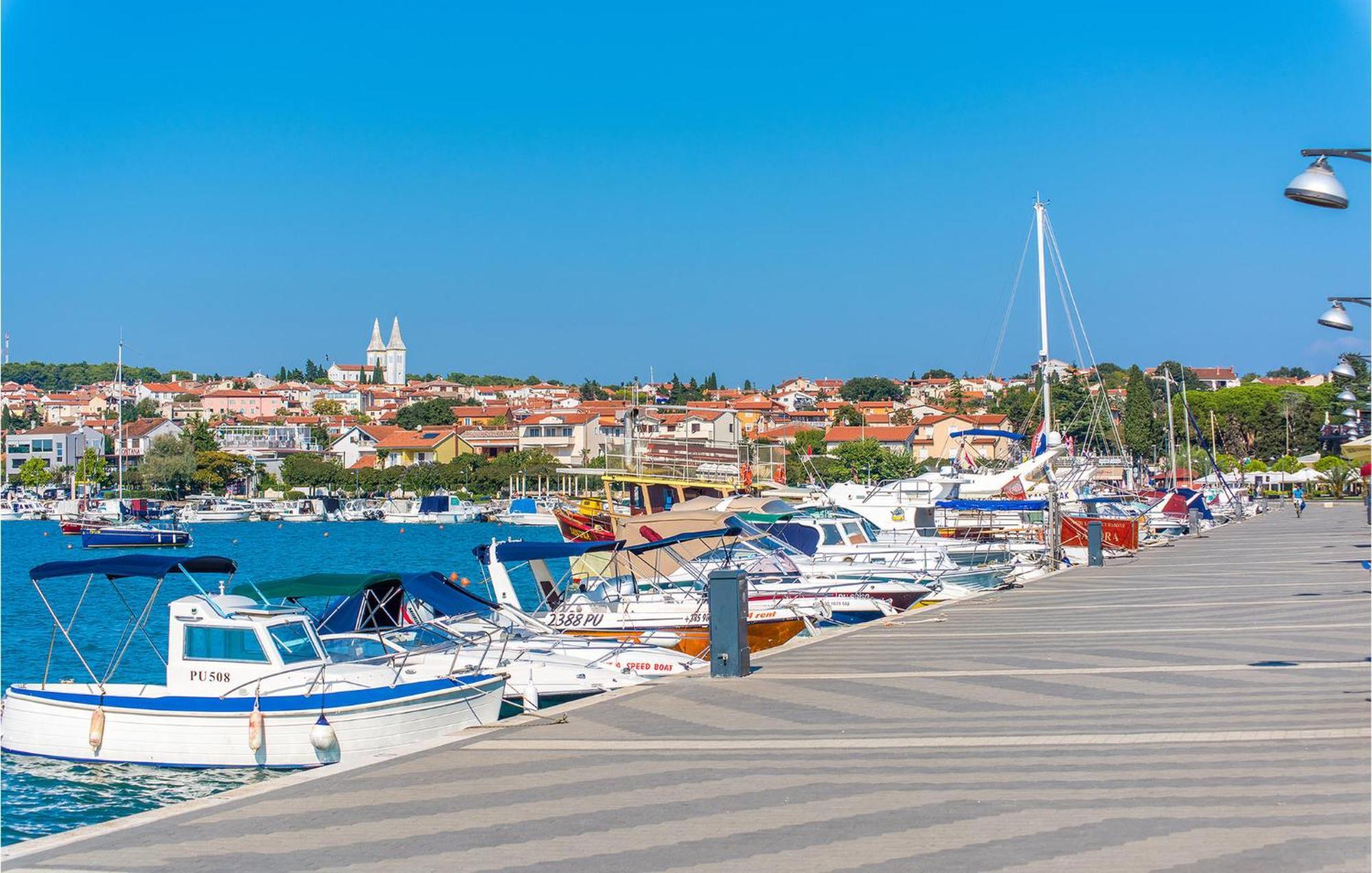 Beautiful Apartment In Pula With Kitchen Εξωτερικό φωτογραφία